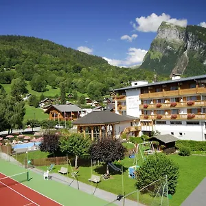 https://neige-et-roc-hotels-chalets-de-tradition.hotels-rhonealpes.com