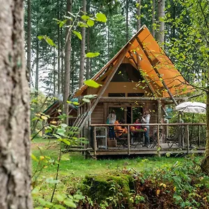 https://huttopia-dieulefit.hotels-rhonealpes.com